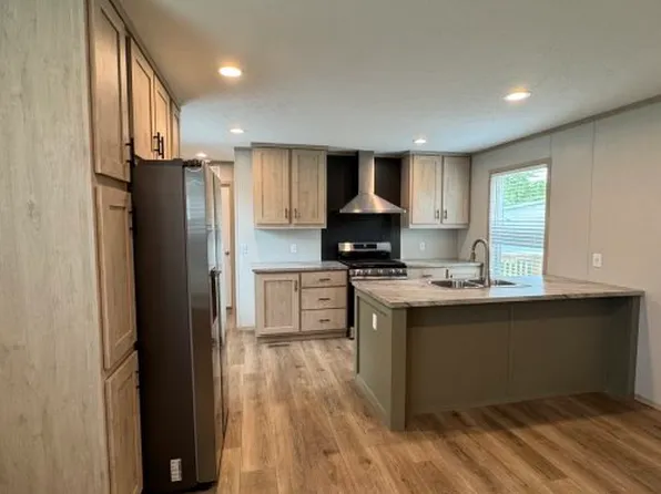 2800 W Memorial Dr #128, Muncie, IN 47302
