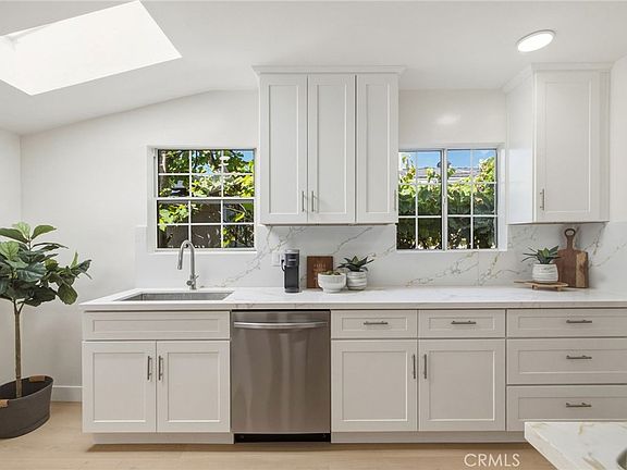 3rd image of 4043 W 176th St