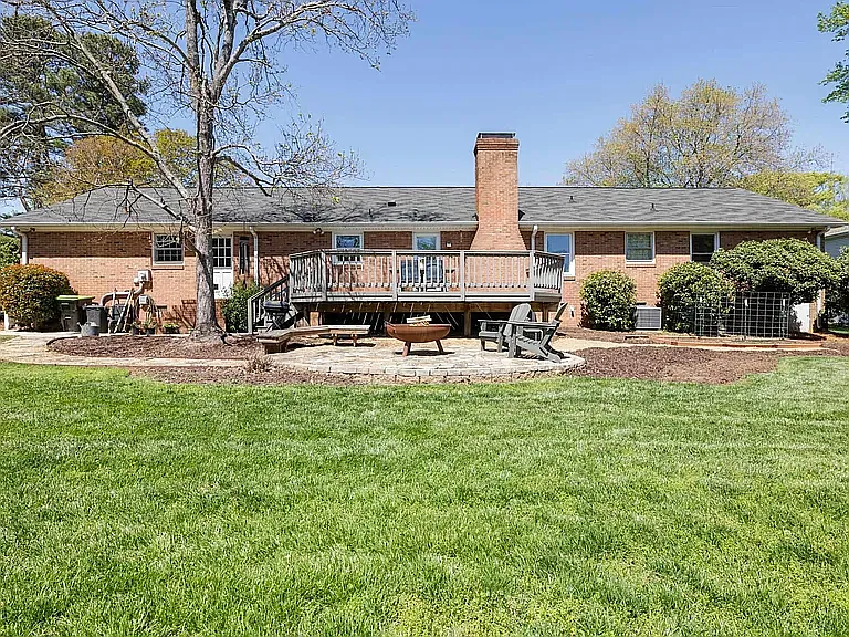 512 Devenger Rd — Photo 35