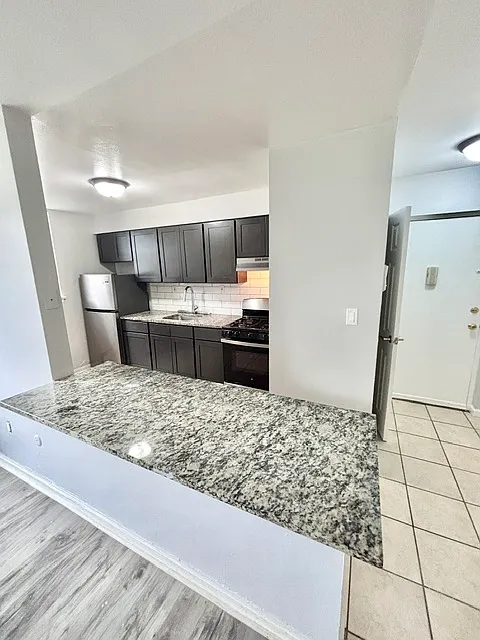 382 Park Ave #A5