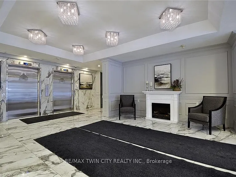 237 King St W #703 — Photo 3