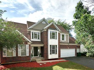 1136 Williamsburg Cir, Grayslake, IL
