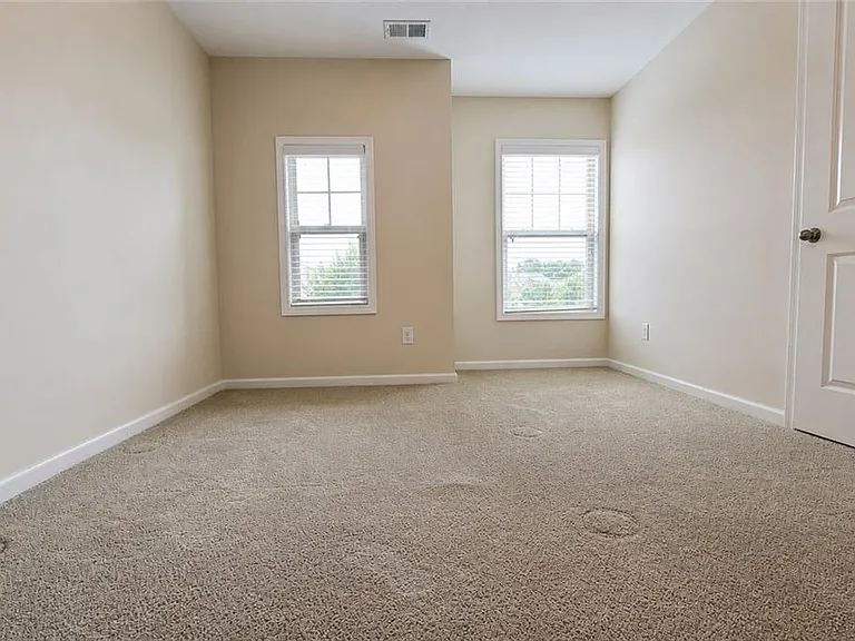 2132 Greencrest Cir — Photo 24