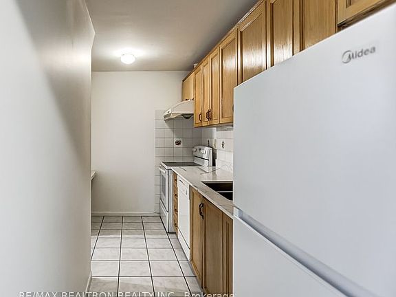 4th image of 100 Mornelle Ct #1045