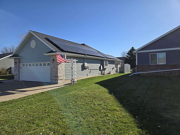 2nd image of 202 Frontier St