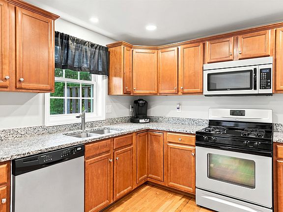 5th image of 30 Pearson Way