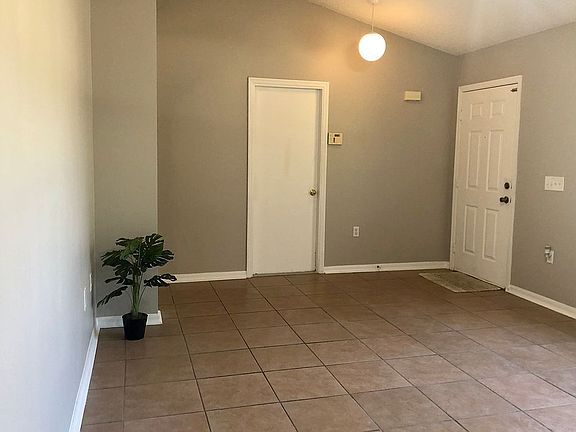 4th image of 3158 Troon Ave SE