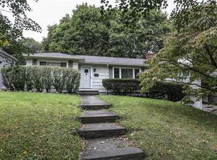 195 Cobbs Hill Dr, Rochester, NY 14610