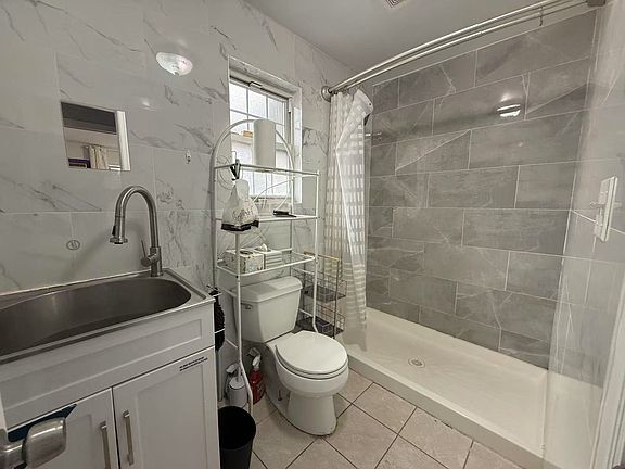 3rd image of 16216 76th Ave #1