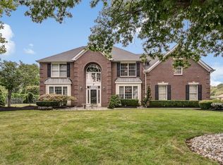 2 Bray Hollow Ct, Freehold, NJ 07728