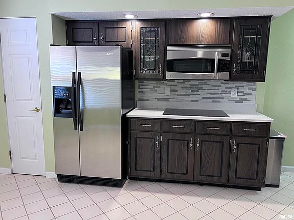 3rd image of 3 Brock Ln