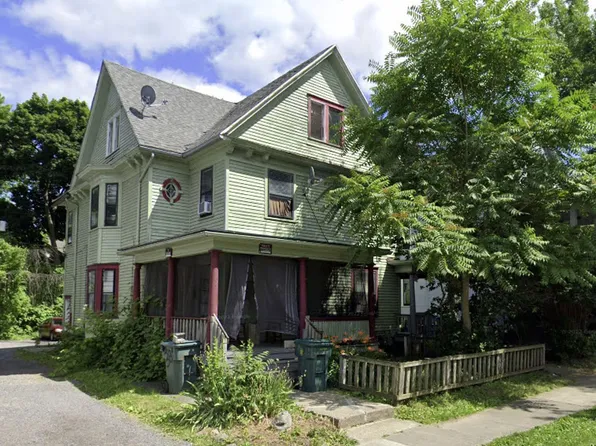 30-32 Quincy St, Rochester, NY 14609