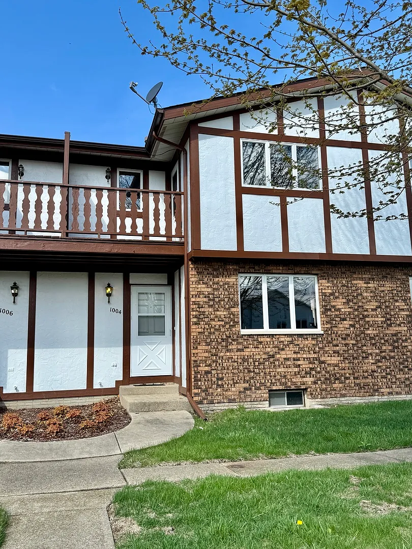 1004 Innsbruck Ln #1004 photo 1
