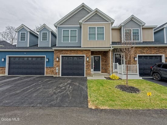 38 Stacey Way, Troy, NY 12180