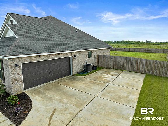 3rd image of 8818 Nall Rd