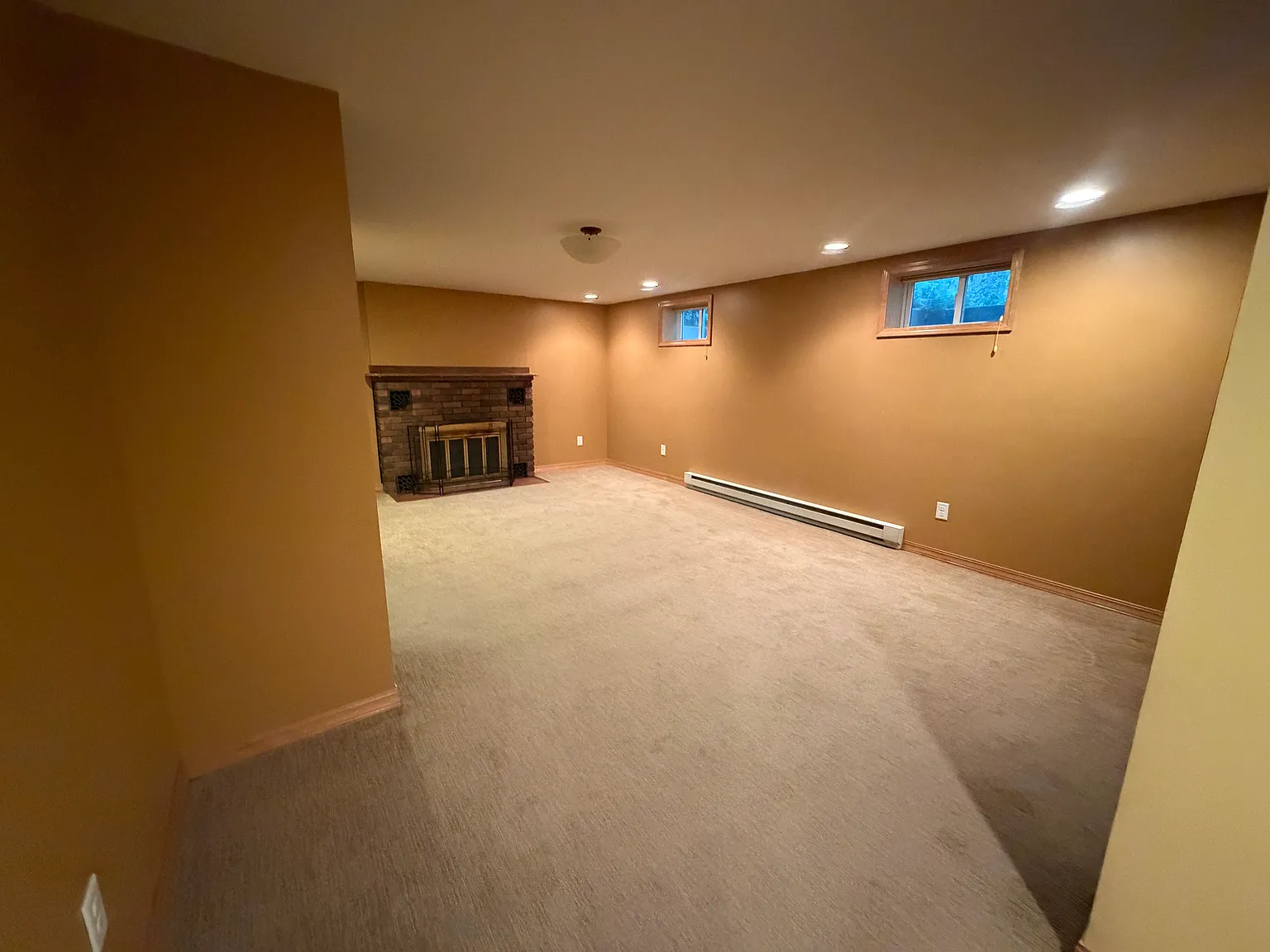 2 bed, 1645 sqft, $1,700 — Photo 1