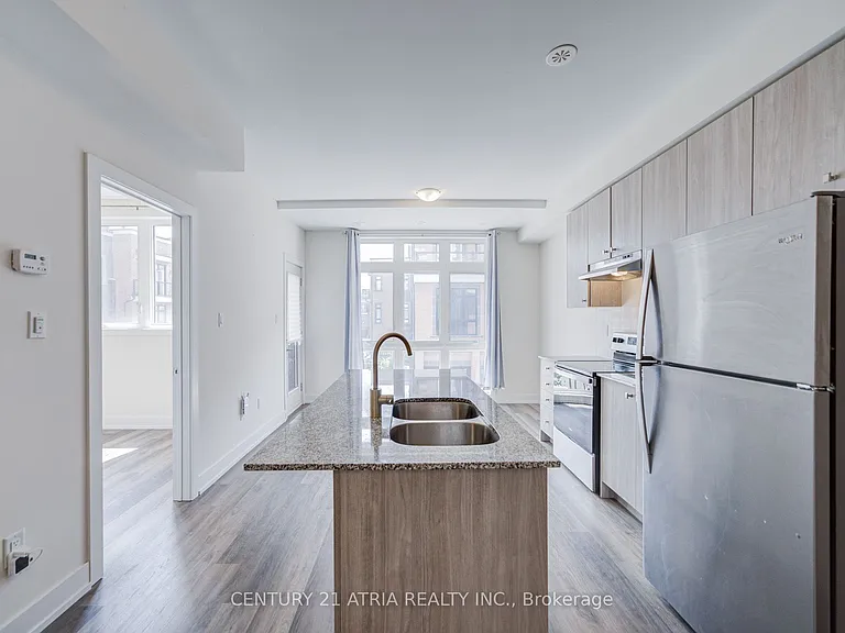 1 Bond Cres #1 — Photo 8