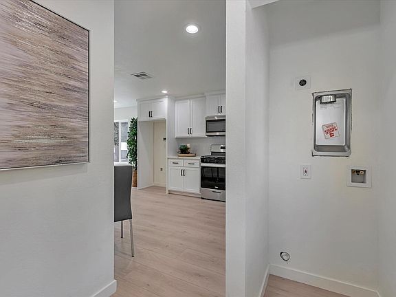 4th image of 8040 Sacramento St