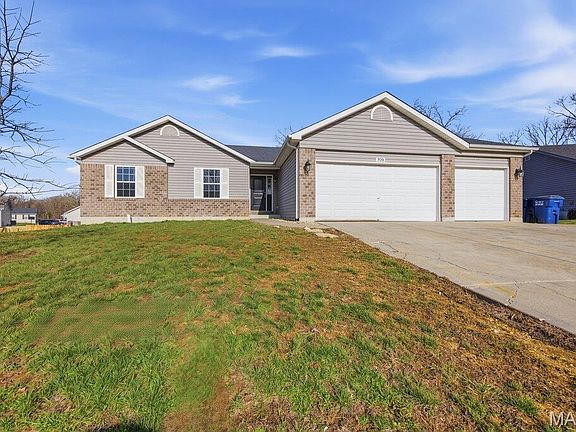2nd image of 709 Talon Dr