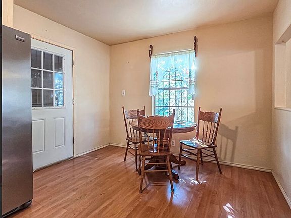 3rd image of 1394 Erline Dr