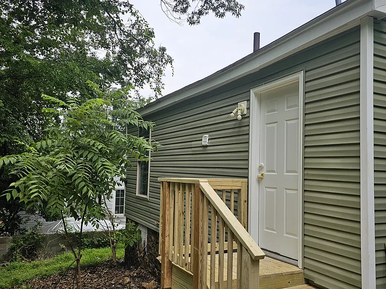 300 Knolls St — Photo 14