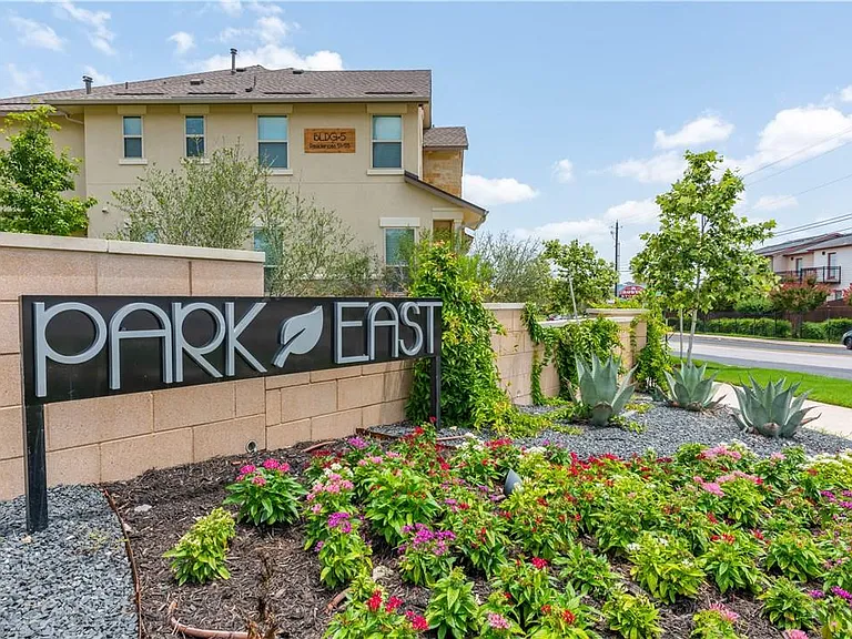 6814 E Riverside Dr #106 — Photo 37
