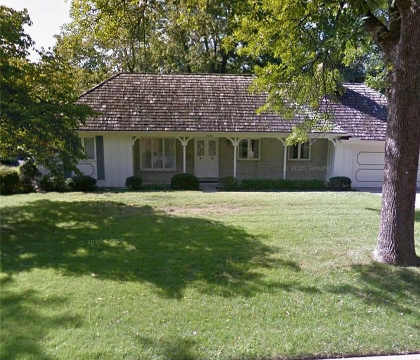 1st image of 3009 W 90th St