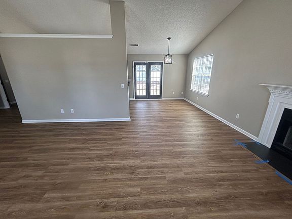 4th image of 25 Oak Lake Ct