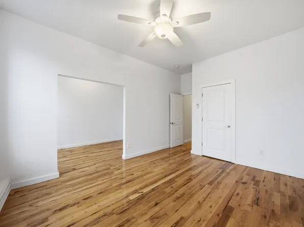 483 Quincy Street image 7 of 11