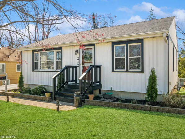 212 Orton Ave, Wauconda, IL 60084