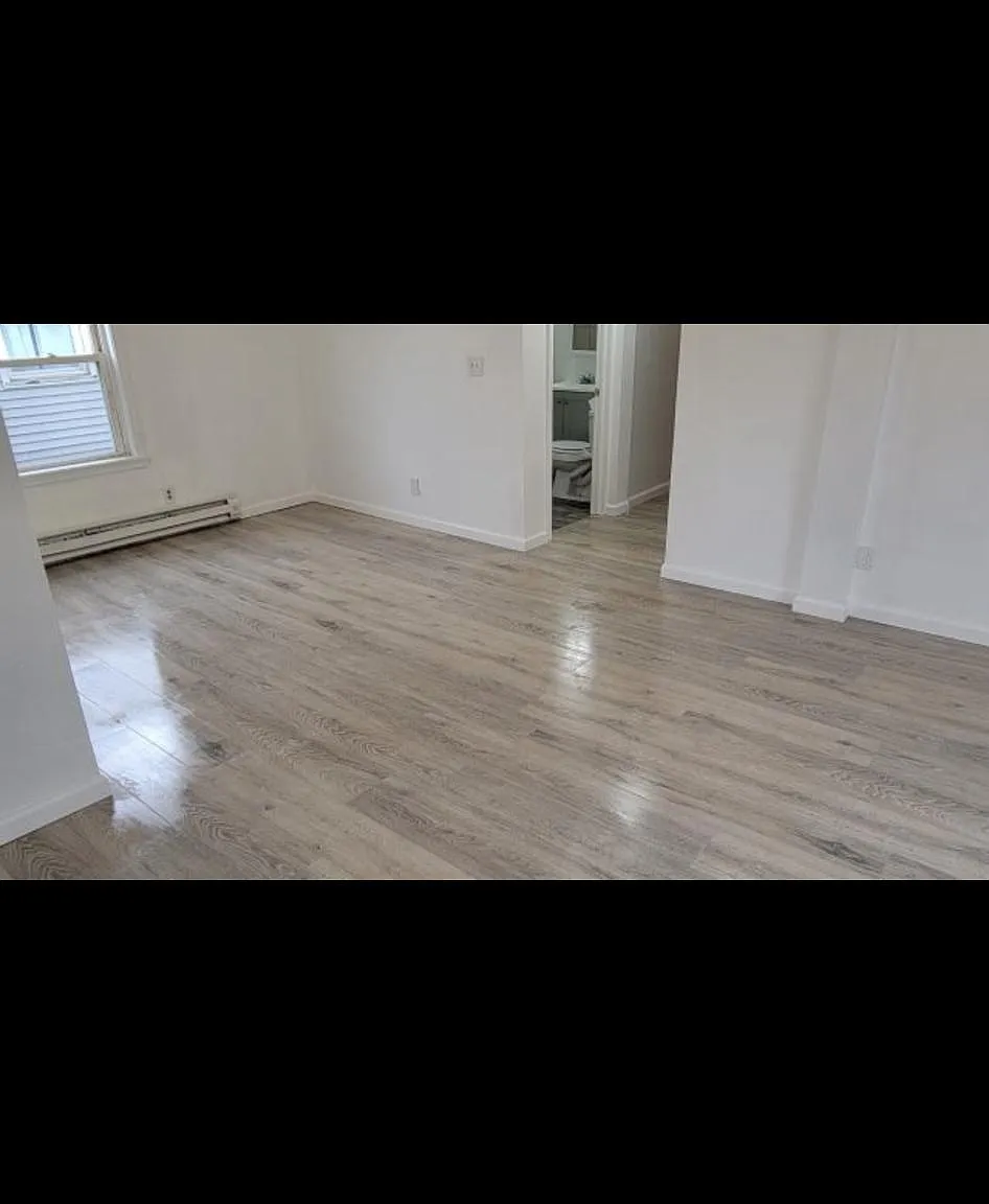 4 bed, 1575 sqft, $1,300 — Photo 2
