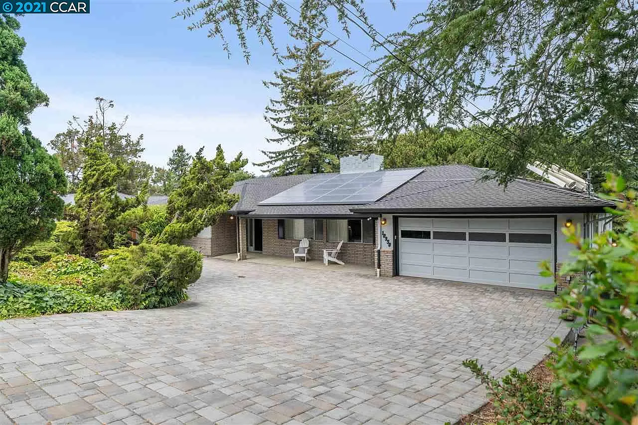 10950 Elvessa St photo 1