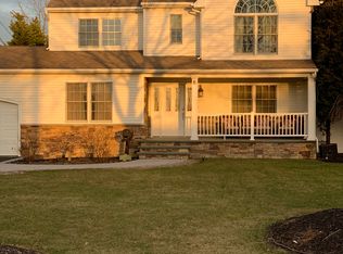 6 Mayfair Ter, Commack, NY 11725