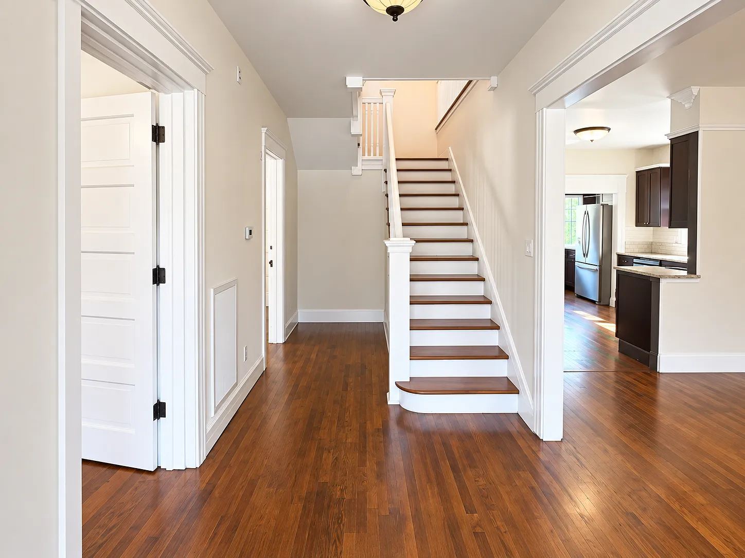 7 bed, 2106 sqft, $12,745 — Photo 3