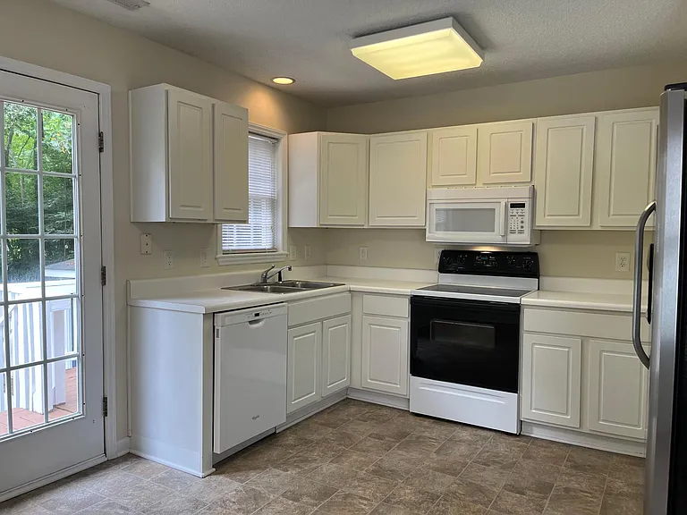 3513 Greywood Dr — Photo 11