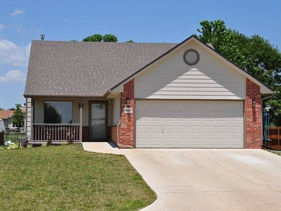 1st image of 210 W Harmony Cir