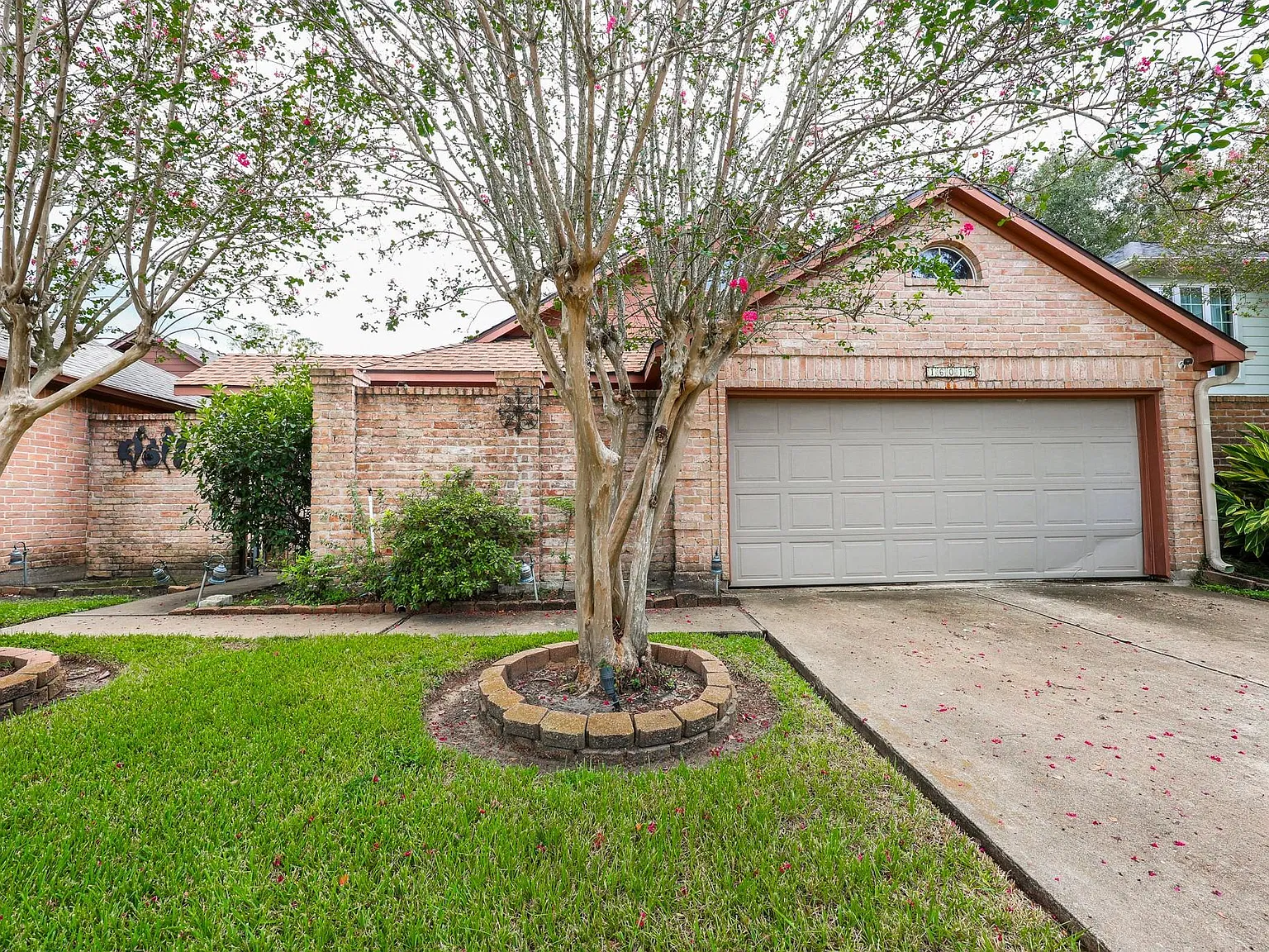 3 bed, 2.0 bath, 1568 sqft, $2,000 — Photo 3