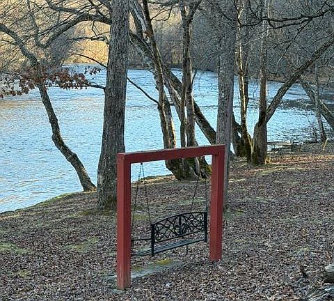 4th image of 377 Scenic Dr