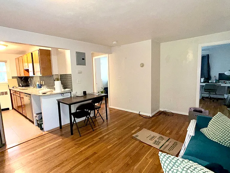 8 Kenwood St #4 — Photo 4