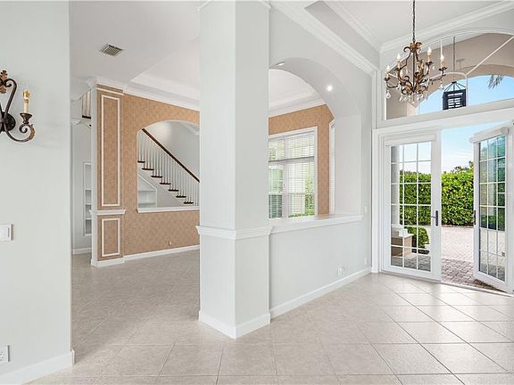 5th image of 111 Sandpointe Dr