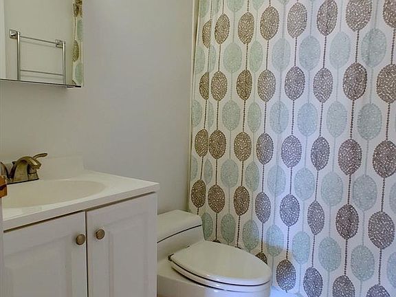 5th image of 393 W 49th St APT 5N