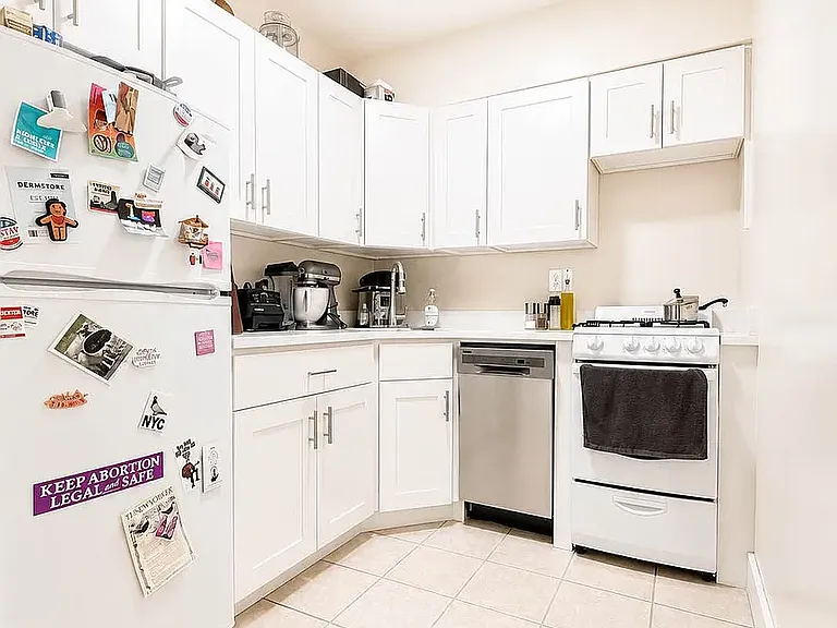 8 W 75th St #4A — Photo 3