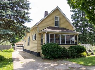 711 Palace St, Aurora, IL 60506