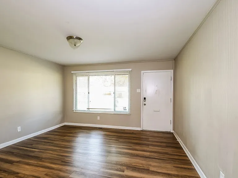 933 Lebon Dr — Photo 5