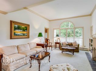 33 Intervale Rd, Setauket, NY 11733