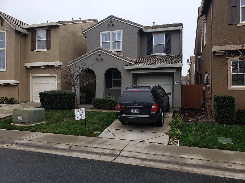 1st image of 2551 Huckleberry Cir