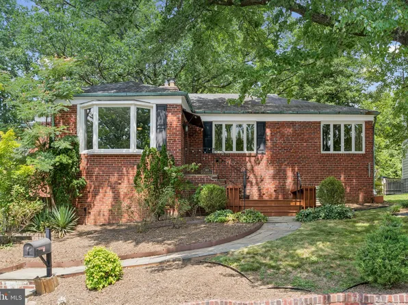 2431 N Nottingham St, Arlington, VA 22207