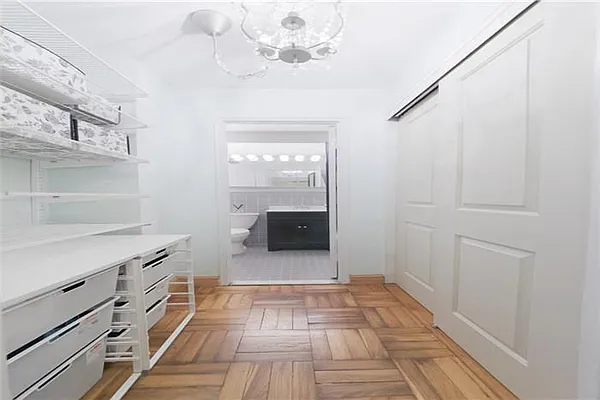 Sold by Maxwell Jacobs | media 5