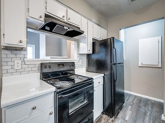 4th image of 1122 Millview Dr #2402