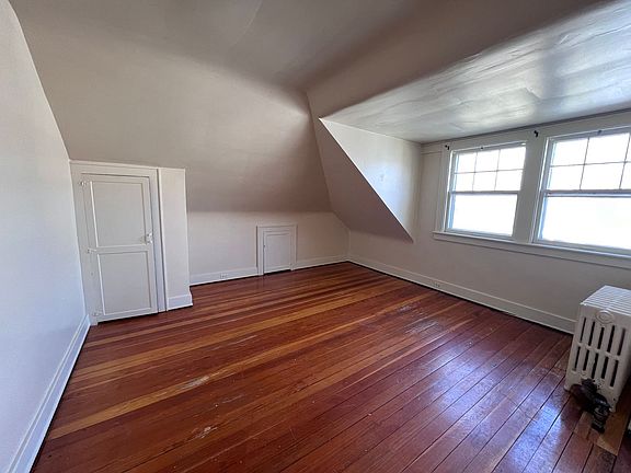3rd image of 43 Lafayette Ave SE APT 11